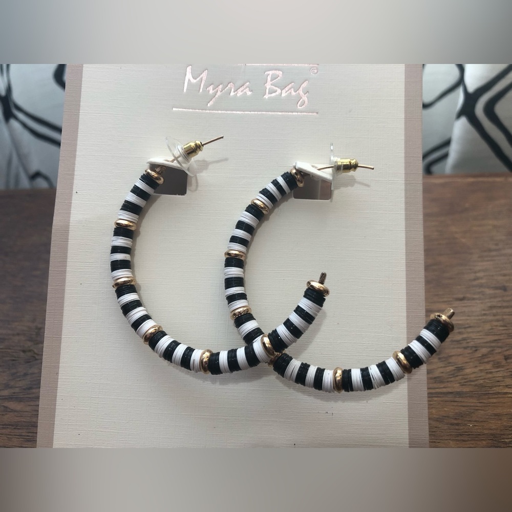 NWT Myra black & white earrings